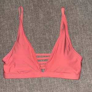 NWOT Gianni Bini Bikini Top